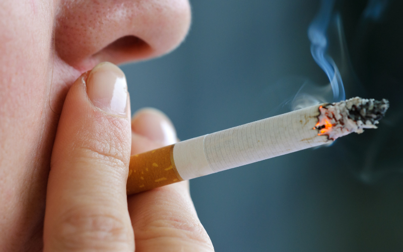 Some ex-smokers find it difficult to quit smoking.